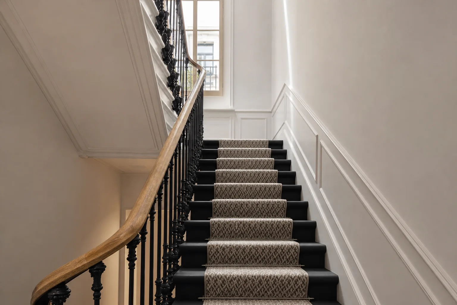 Saint-Gilles Townhouse: completed renovation view 2